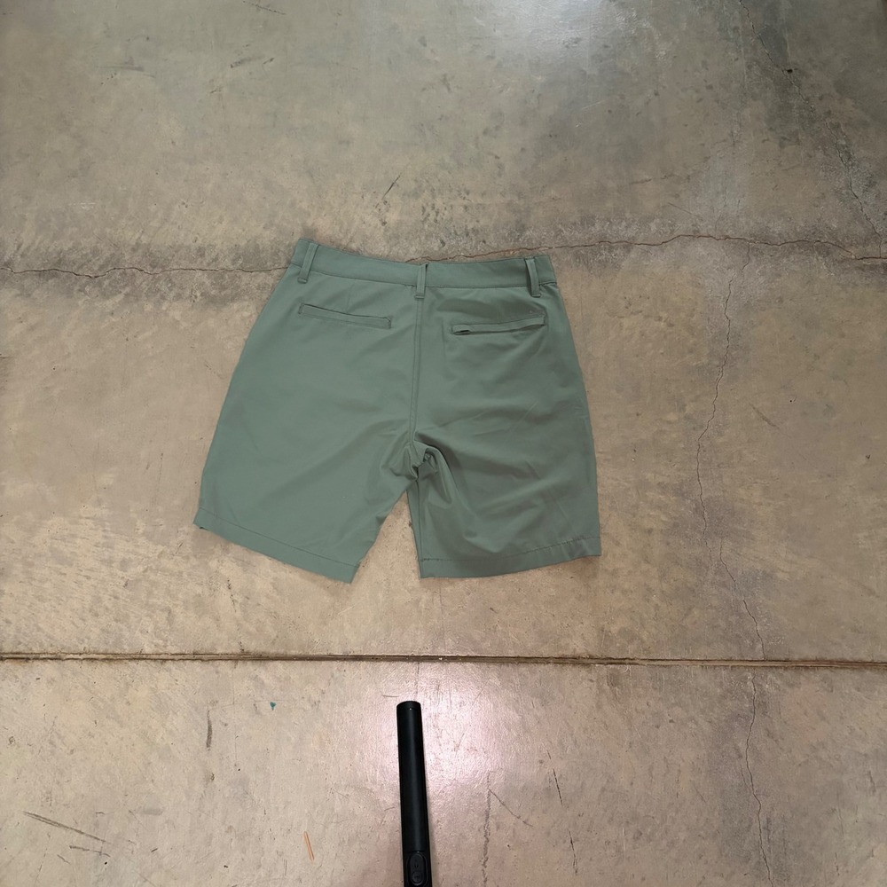 Unionbay UB Tech Shorts Mens 30 Green Excellent Classic Fit Stretch RN60307 - Picture 2 of 7